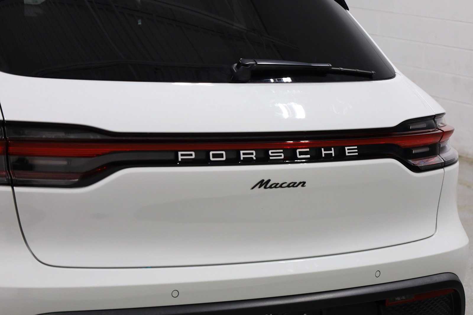 Thumbnail: 2026 Porsche Macan - 8