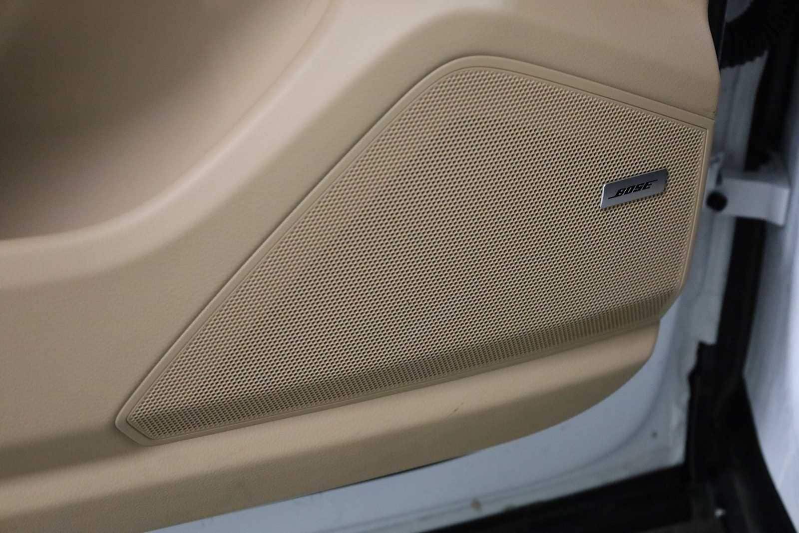 Thumbnail: 2023 Porsche Cayenne - 17