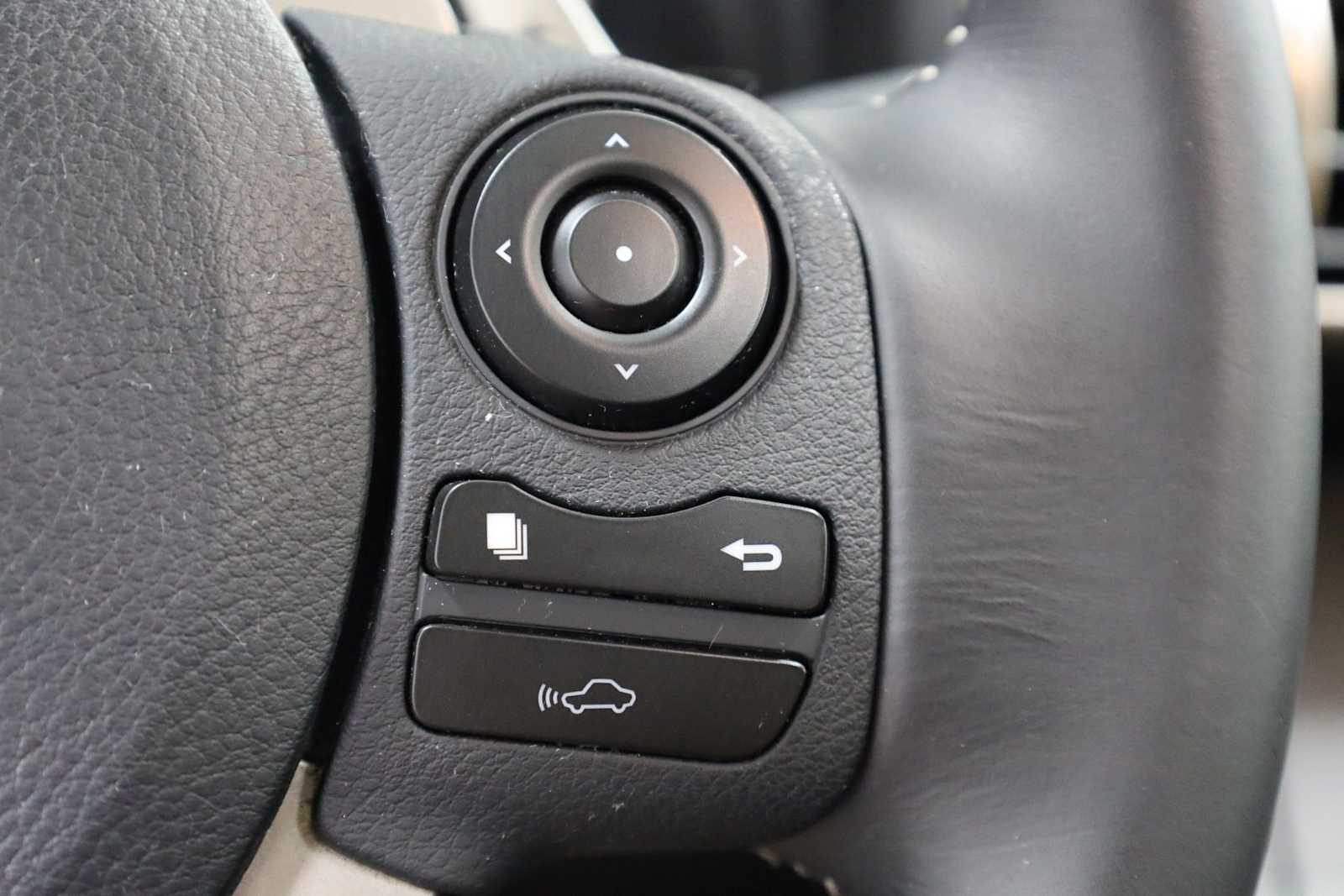 Thumbnail: 2016 Lexus IS - 26