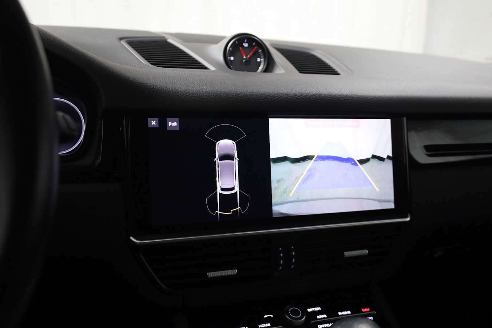 Thumbnail: 2021 Porsche Cayenne - 34