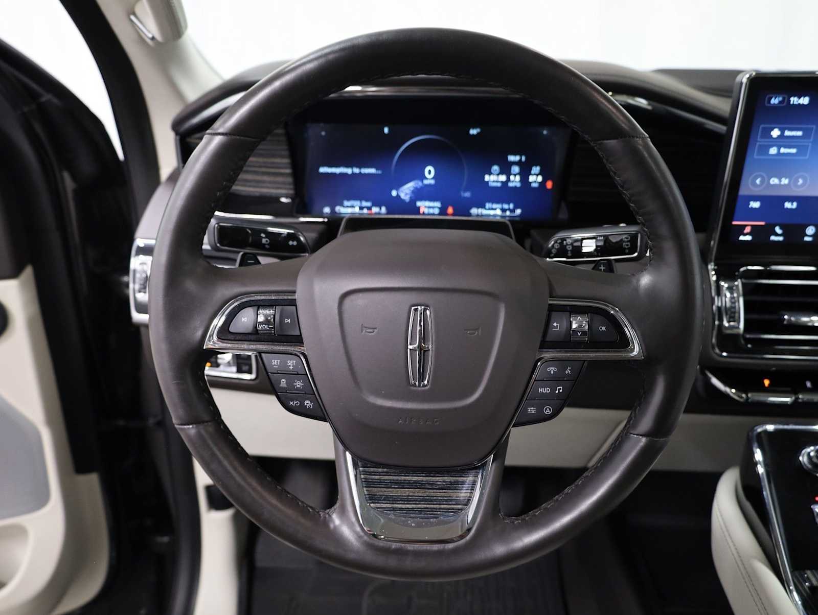 Thumbnail: 2023 Lincoln Navigator L - 23