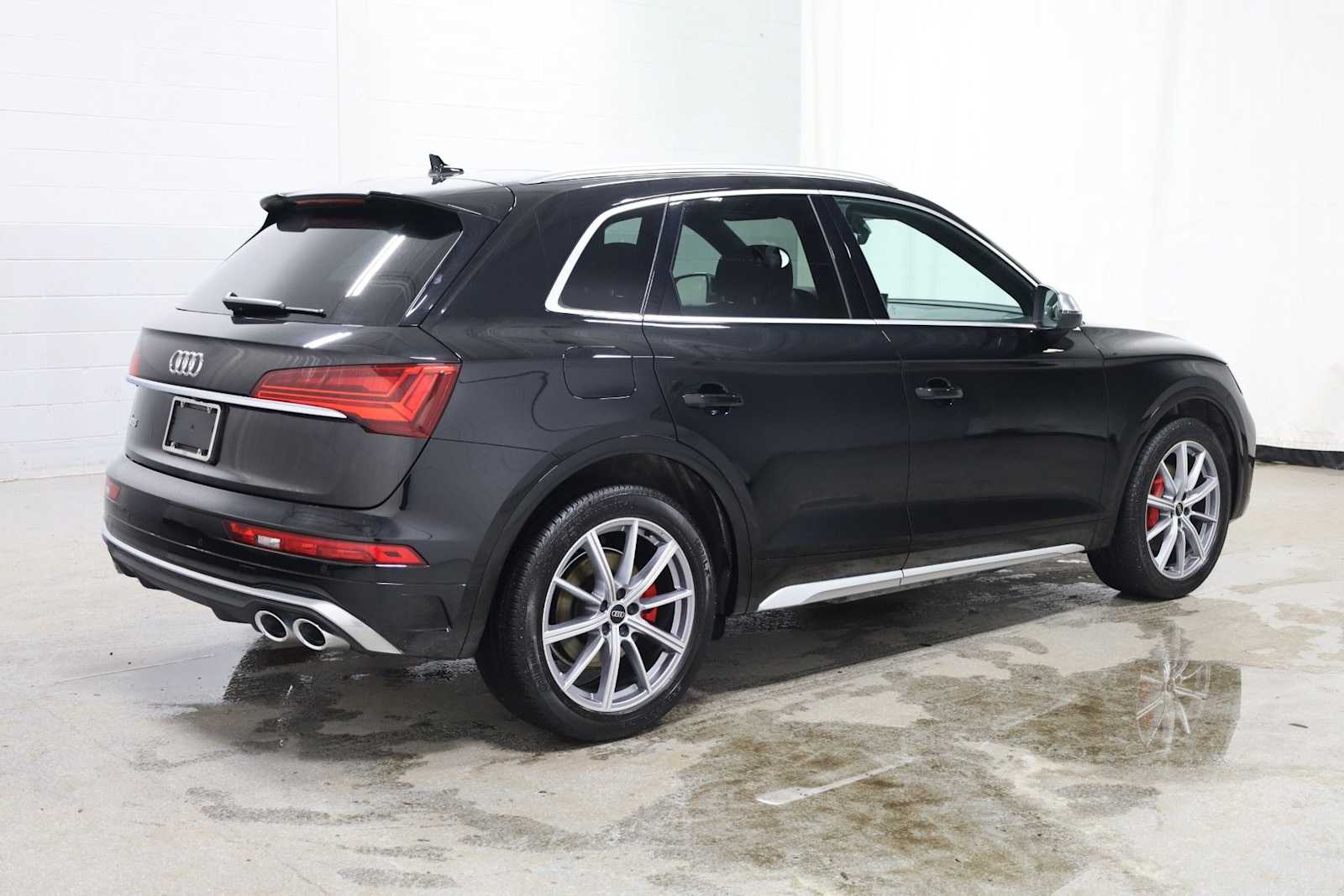 Thumbnail: 2024 Audi SQ5 - 9
