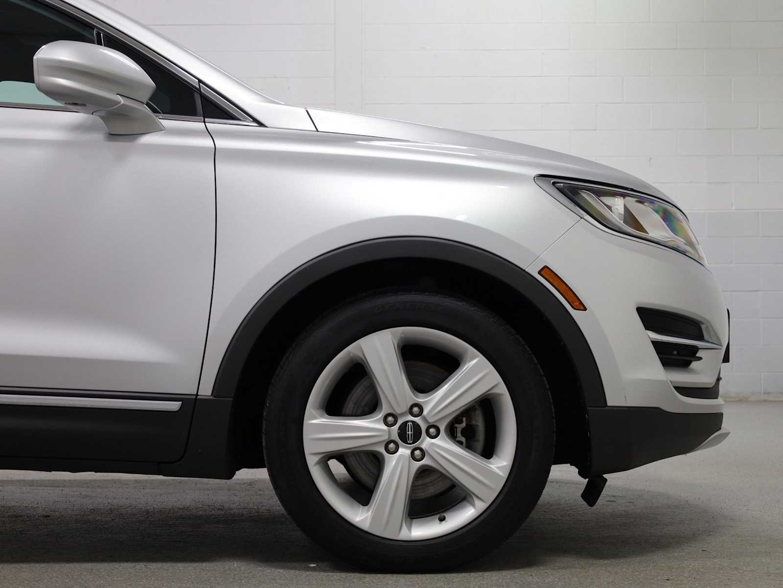 Thumbnail: 2016 Lincoln MKC - 11