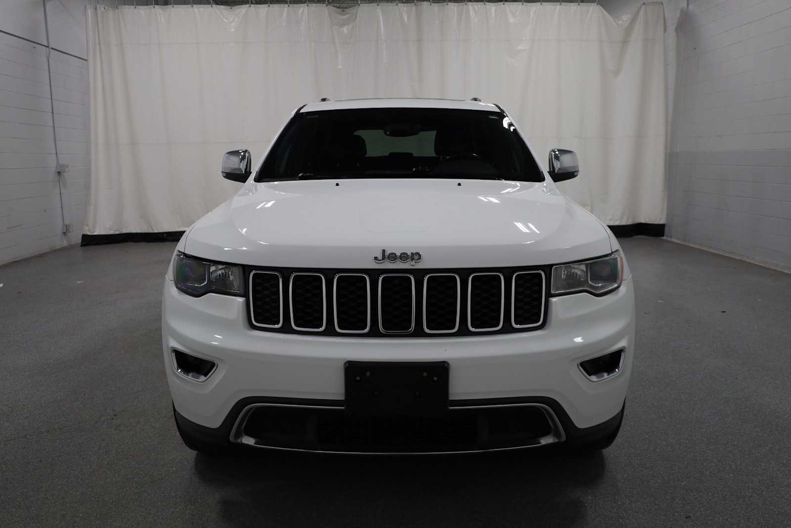 Thumbnail: 2021 Jeep Grand Cherokee - 14