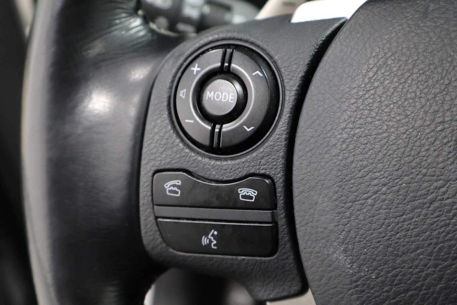 Thumbnail: 2016 Lexus IS - 24