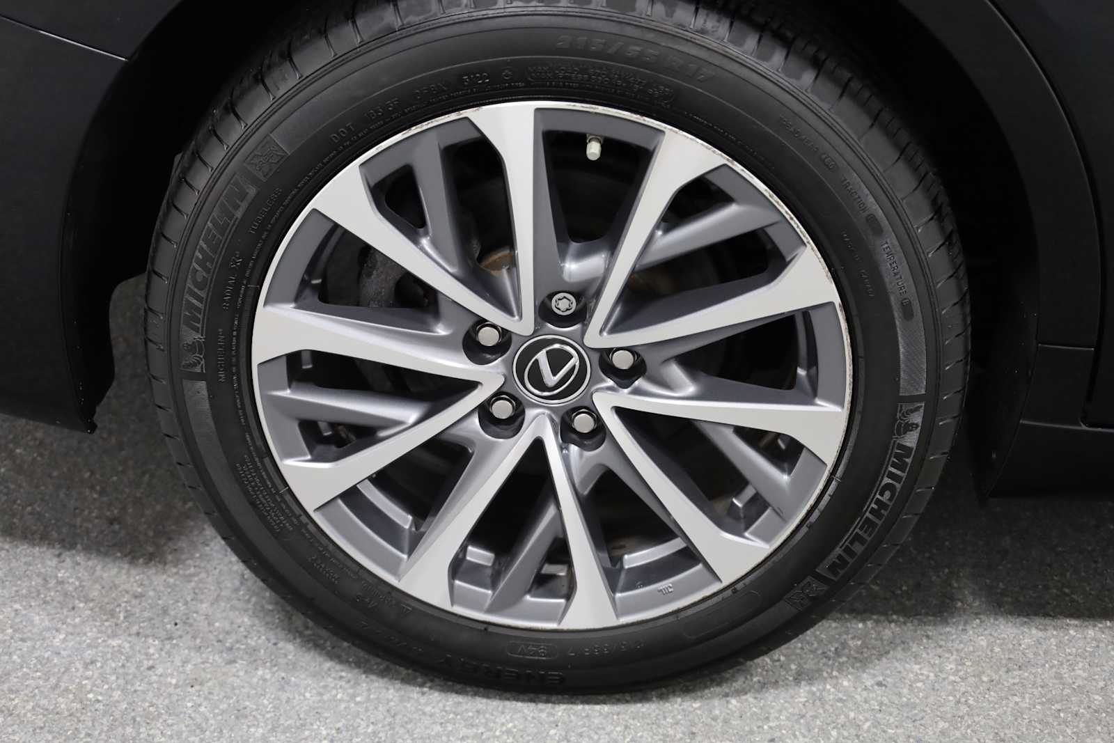 Thumbnail: 2023 Lexus ES - 33