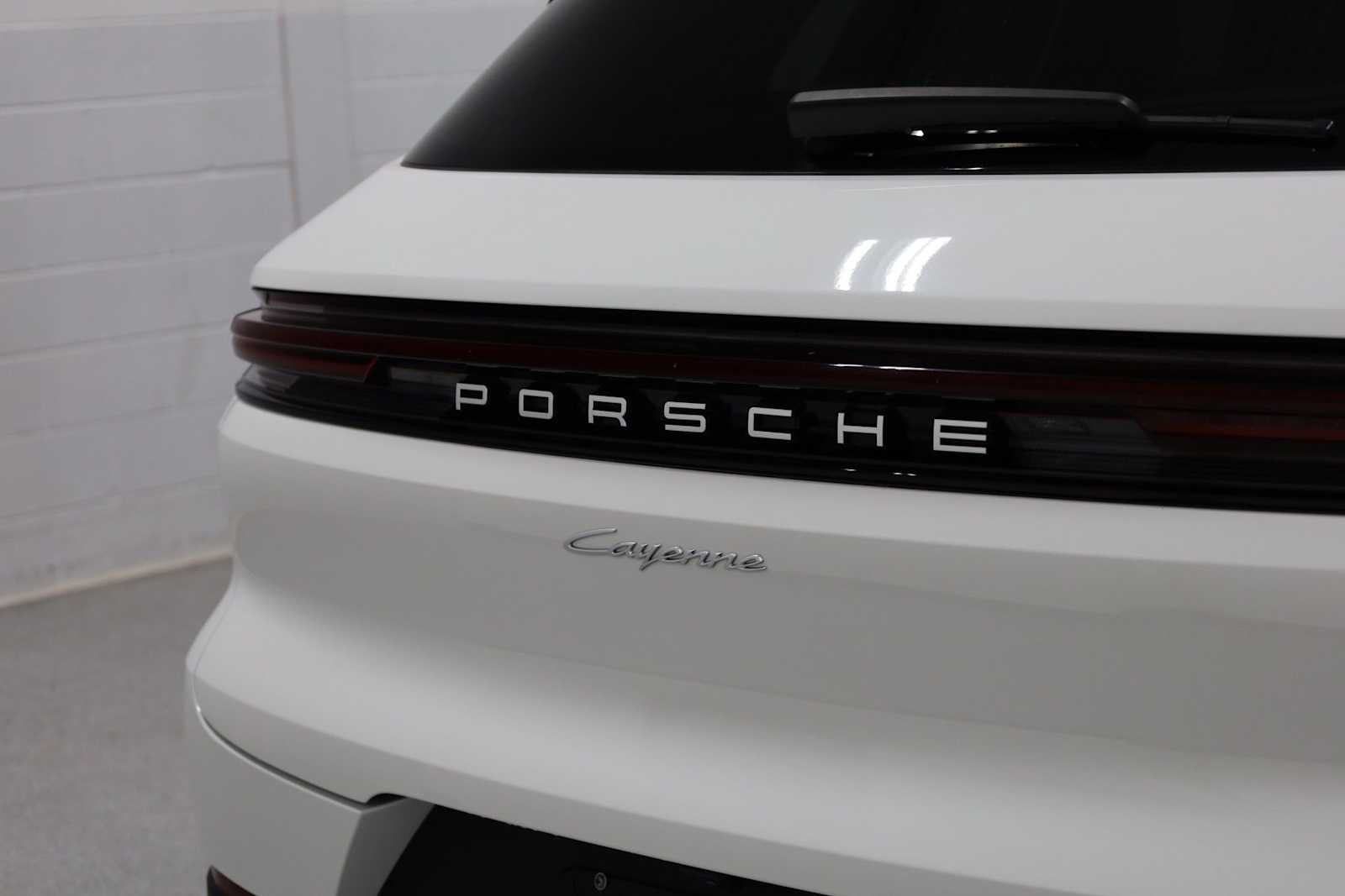 Thumbnail: 2024 Porsche Cayenne - 8