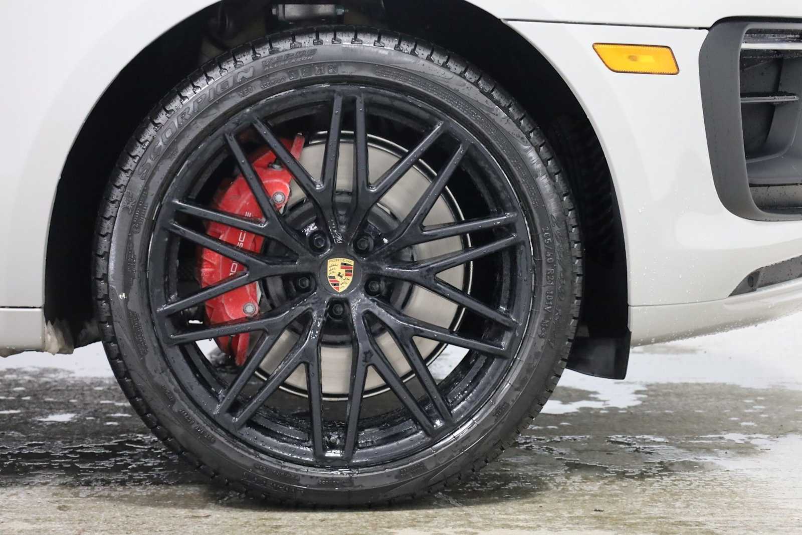 Thumbnail: 2026 Porsche Macan - 12