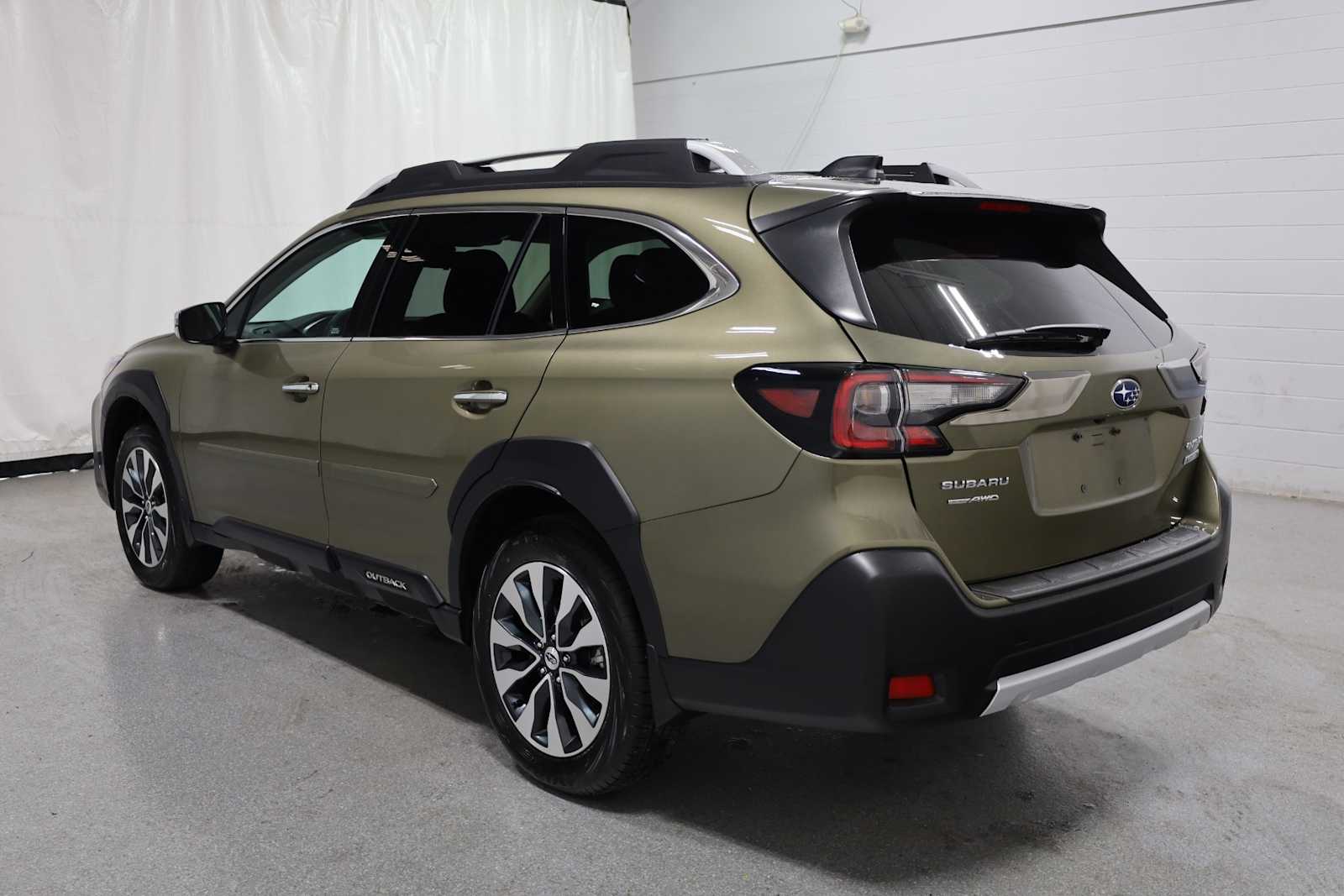2024 Subaru Outback Touring 3