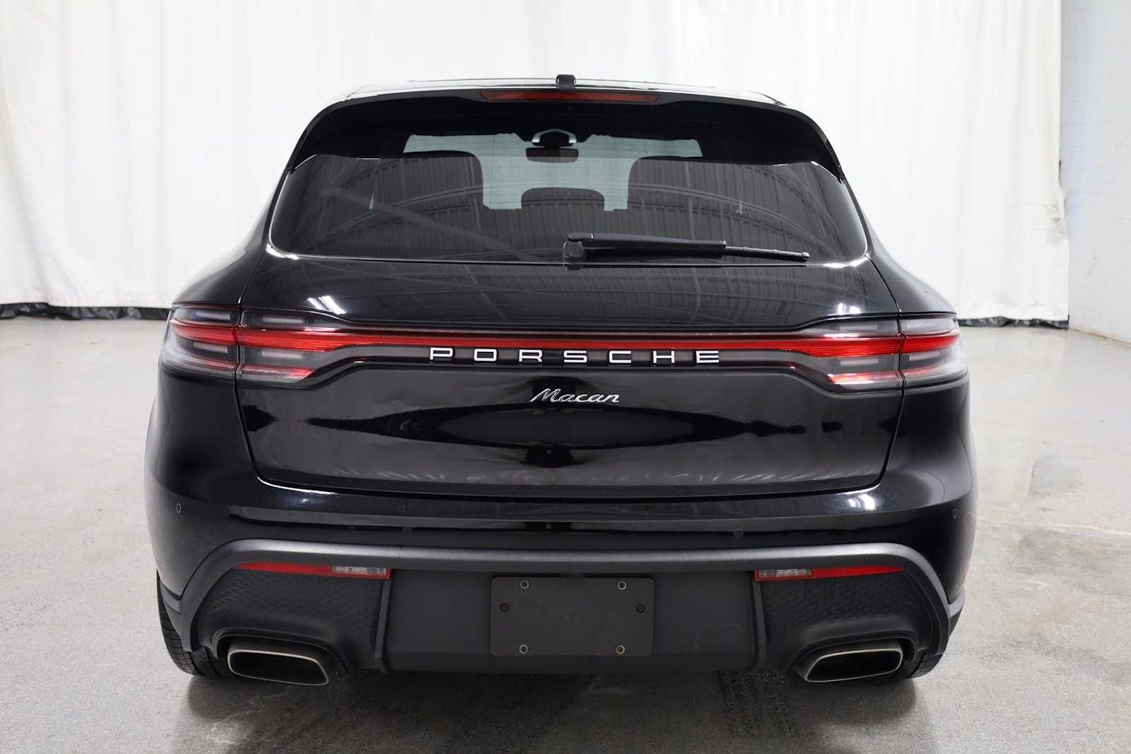 Thumbnail: 2023 Porsche Macan - 7