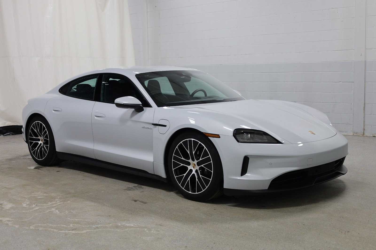 Thumbnail: 2025 Porsche Taycan - 13