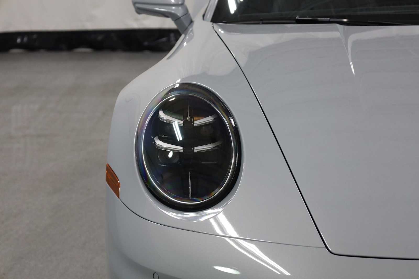 Thumbnail: 2025 Porsche 911 - 16