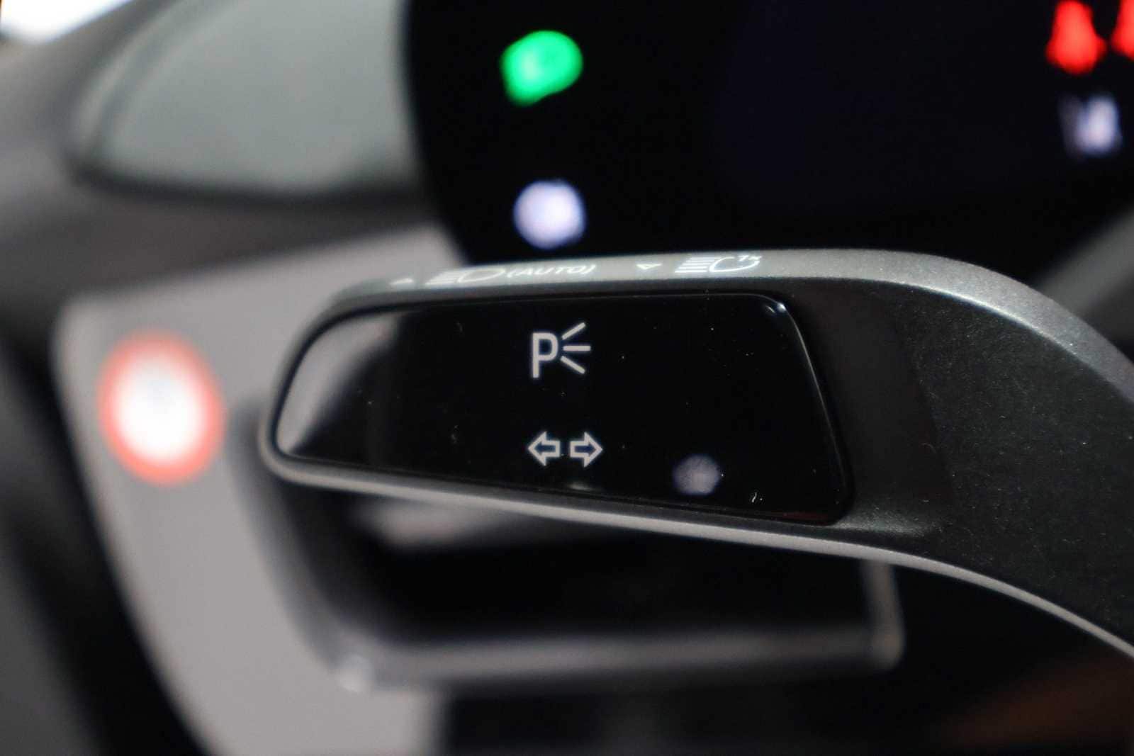 Thumbnail: 2026 Porsche Taycan - 28