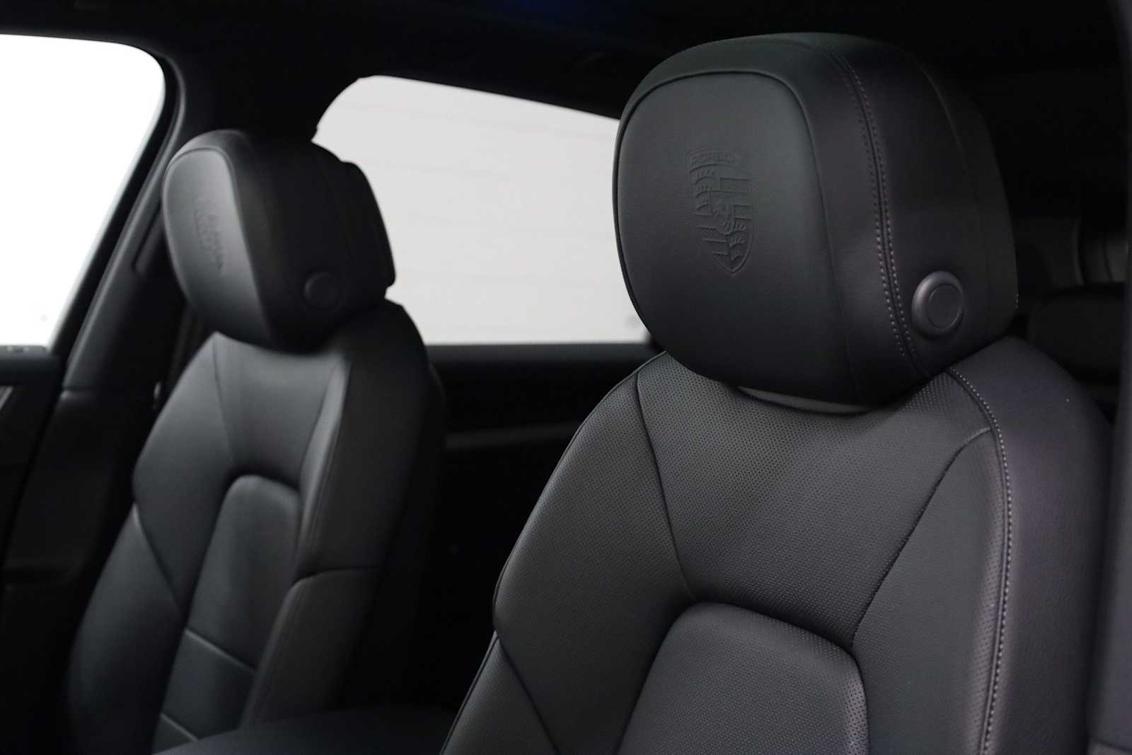 Thumbnail: 2025 Porsche Cayenne - 18