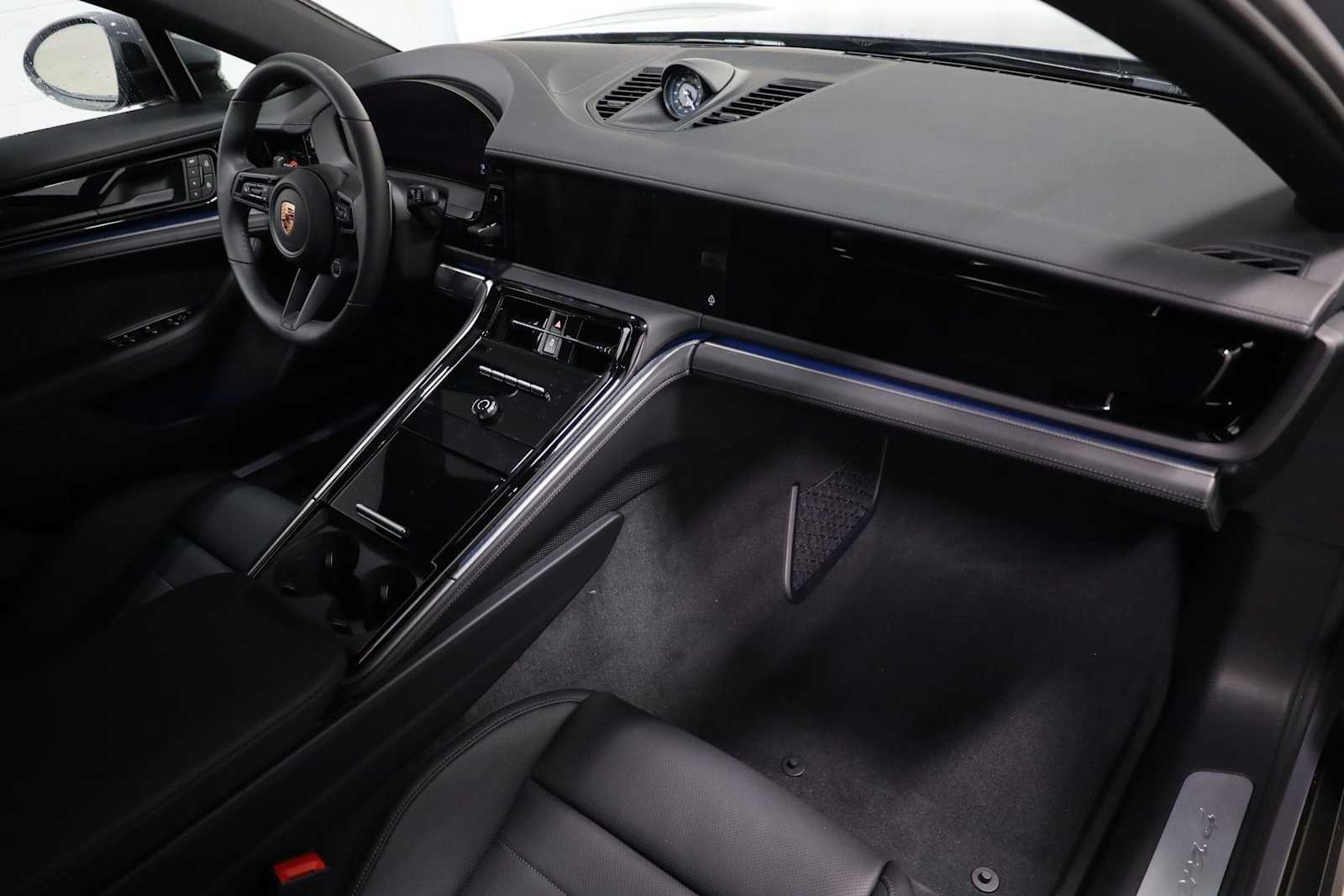 Thumbnail: 2026 Porsche Panamera - 6