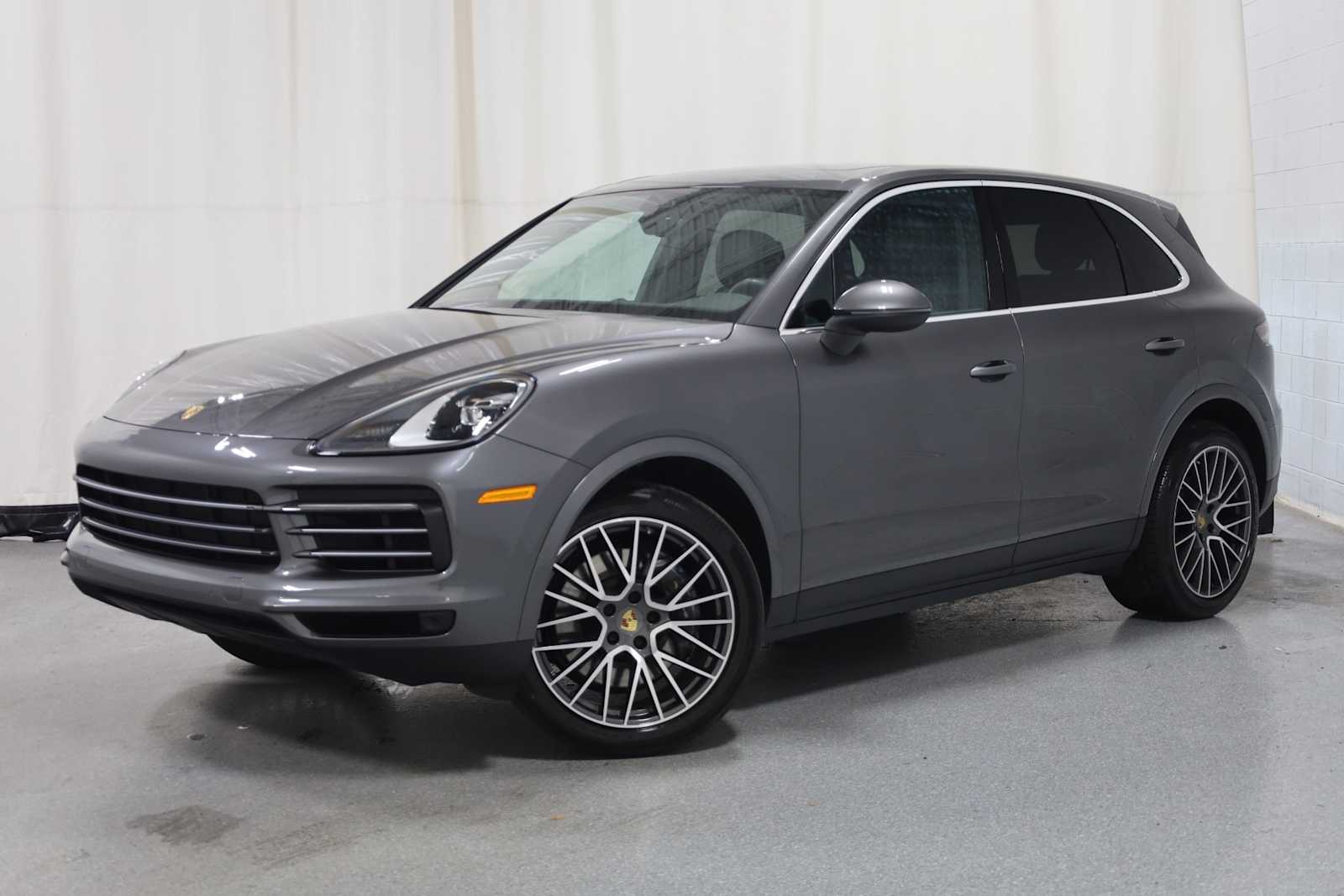 Thumbnail: 2022 Porsche Cayenne - 1