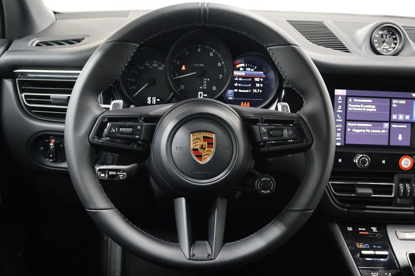 Thumbnail: 2026 Porsche Macan - 25