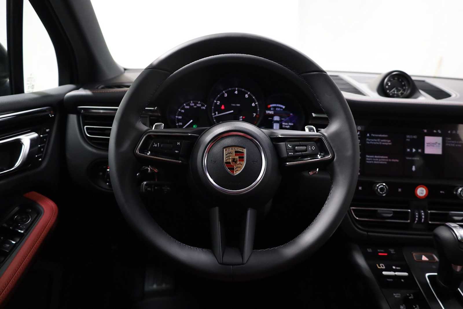 Thumbnail: 2026 Porsche Macan - 24