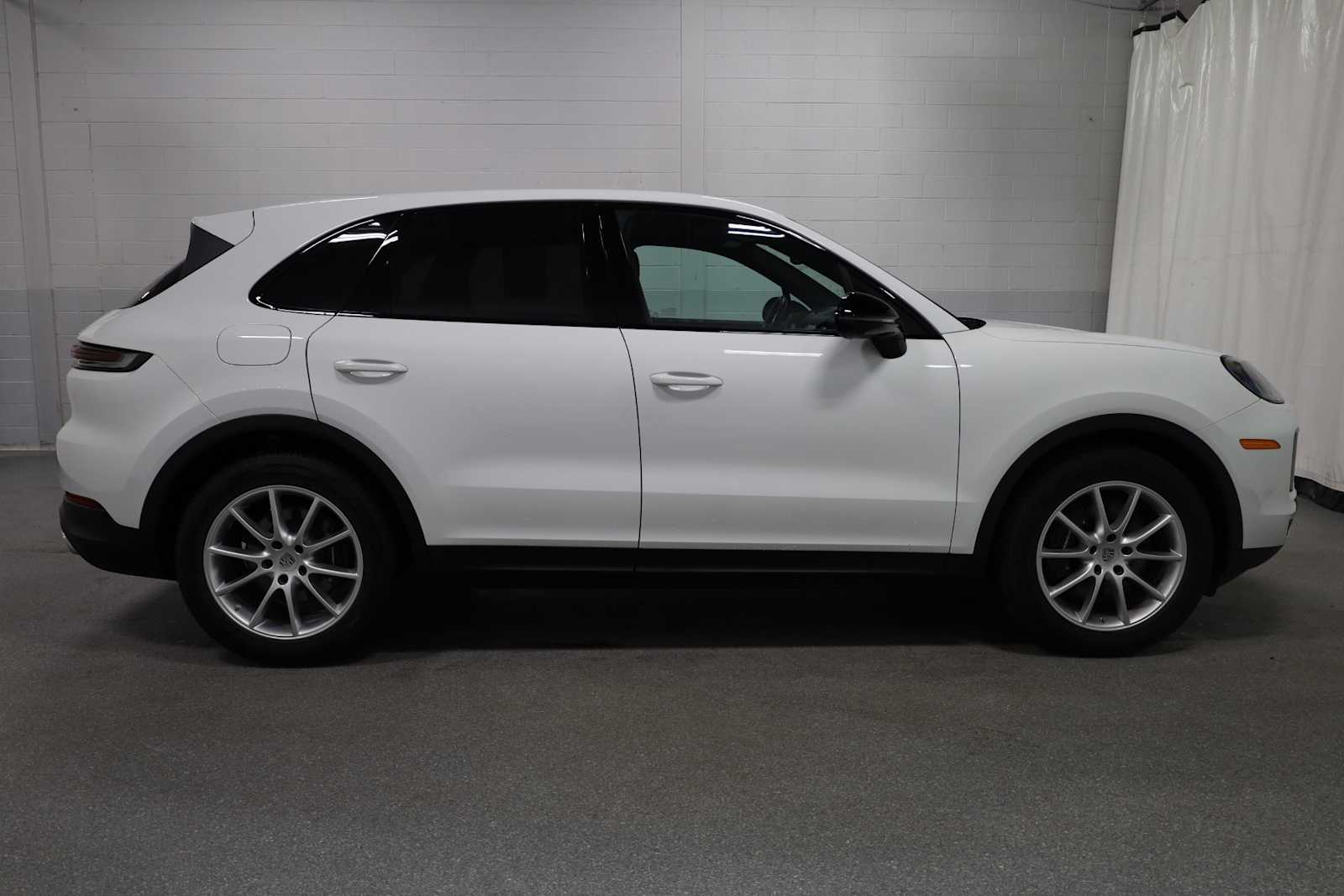 2024 Porsche Cayenne Base 9