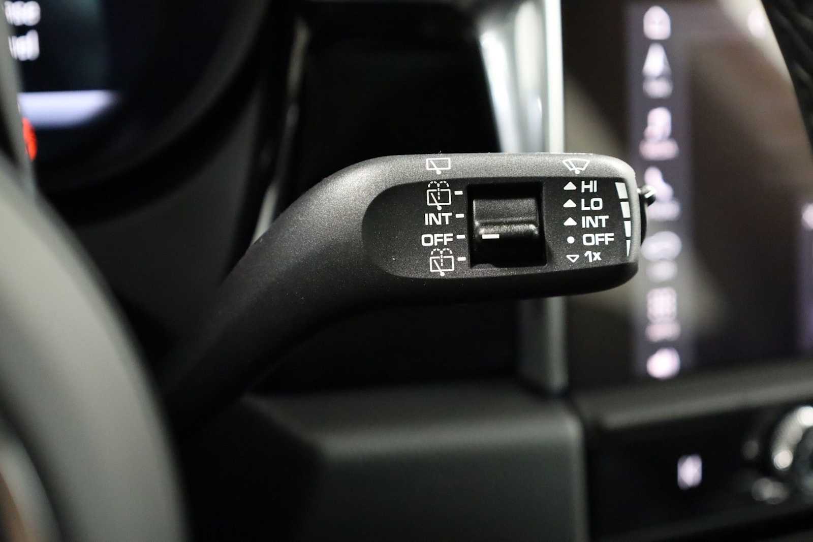 Thumbnail: 2026 Porsche Macan - 30