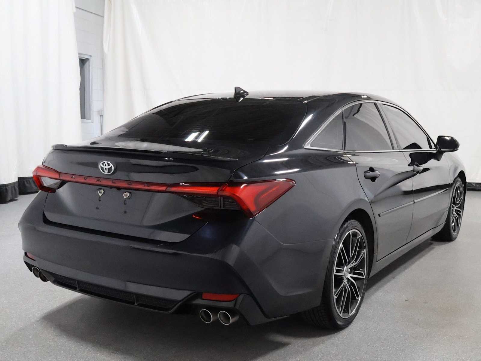 Thumbnail: 2019 Toyota Avalon - 9