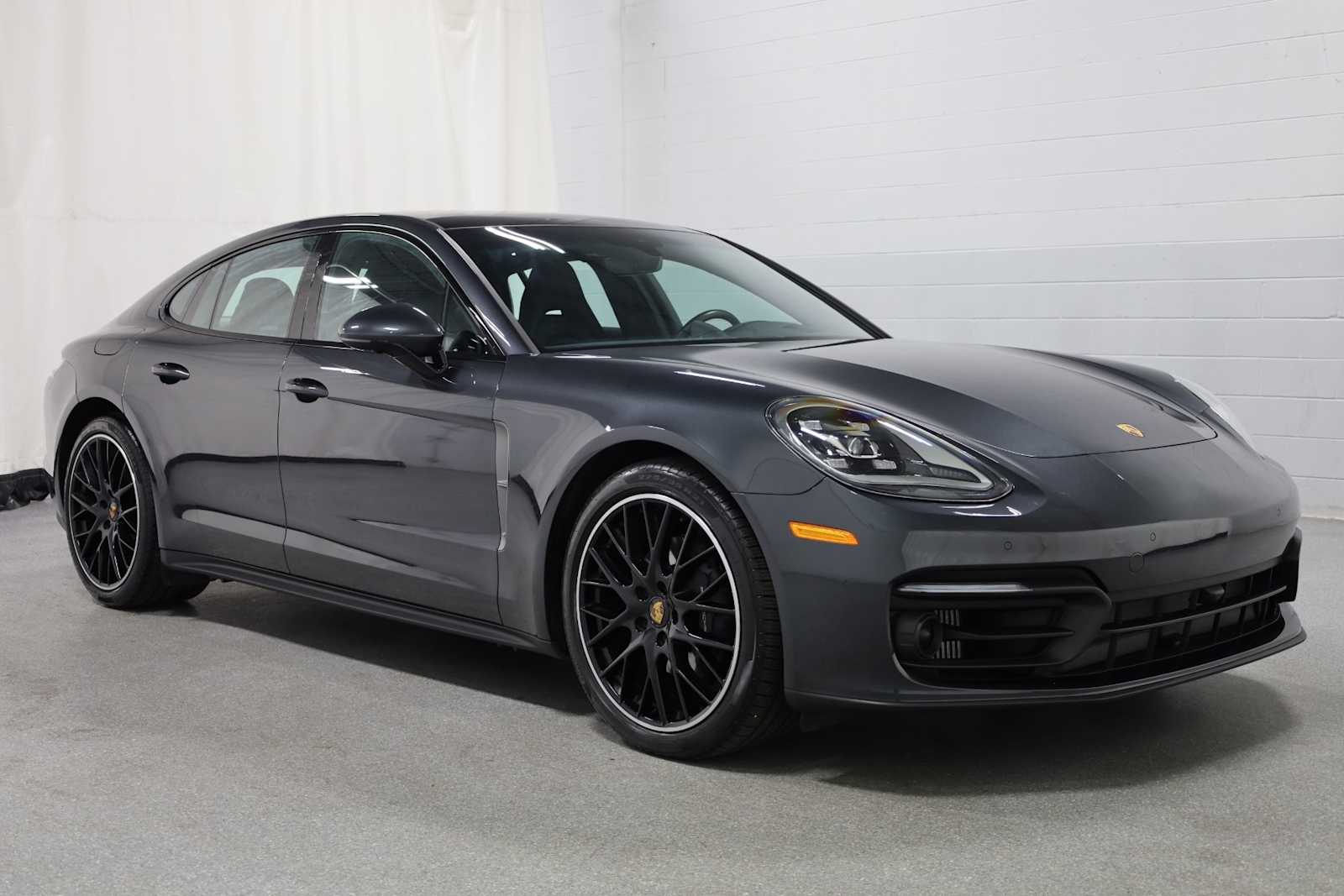Thumbnail: 2023 Porsche Panamera - 13