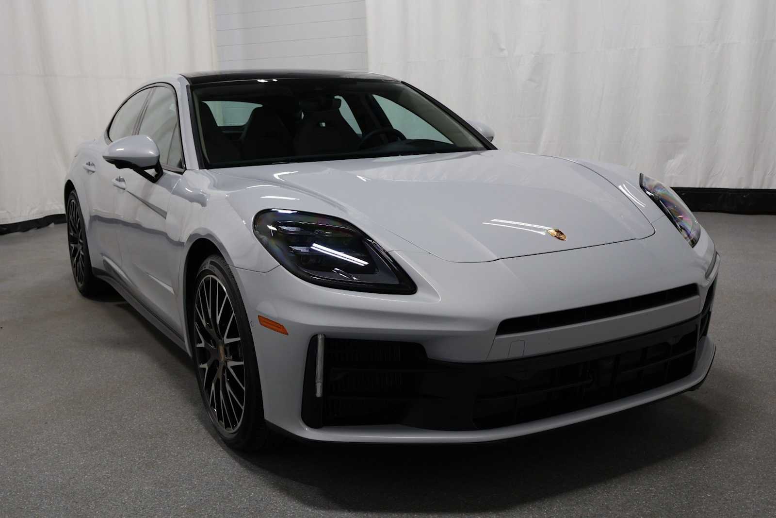 Thumbnail: 2025 Porsche Panamera - 13