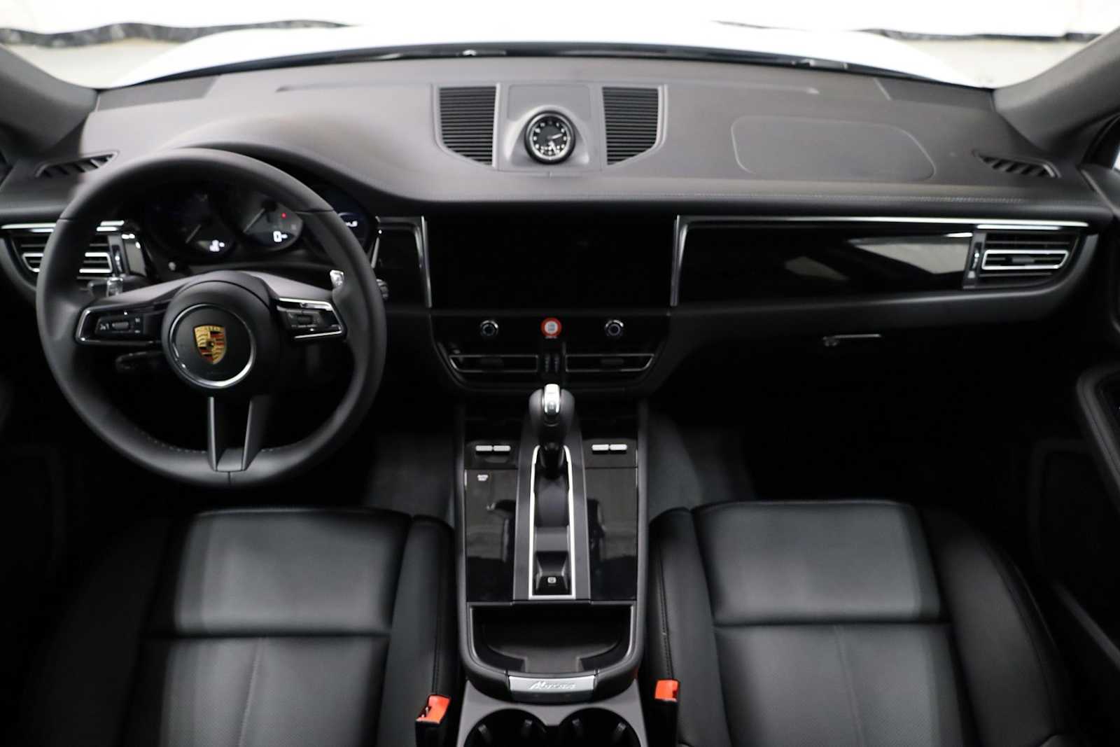 Thumbnail: 2026 Porsche Macan - 26