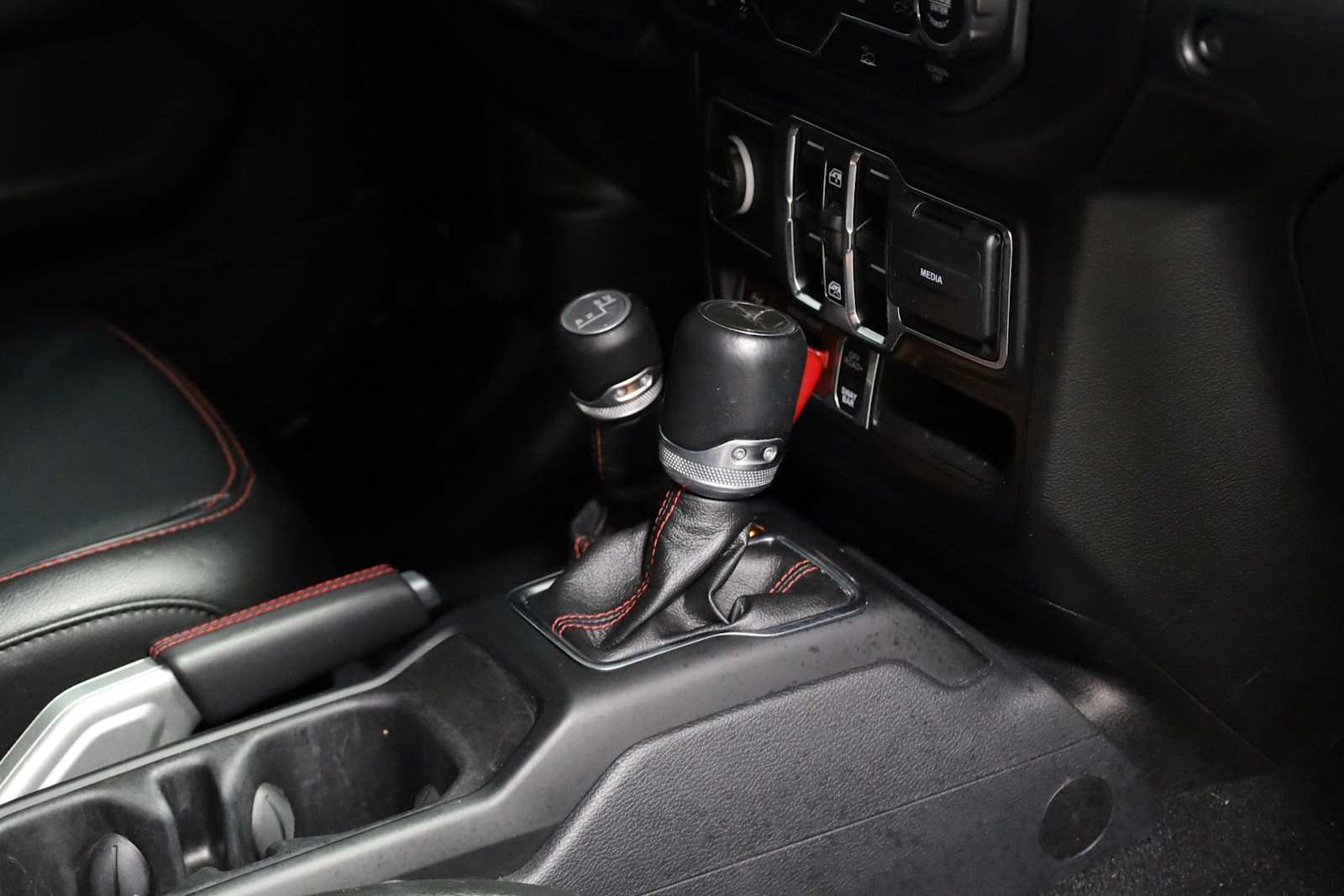 Thumbnail: 2021 Jeep Gladiator - 19