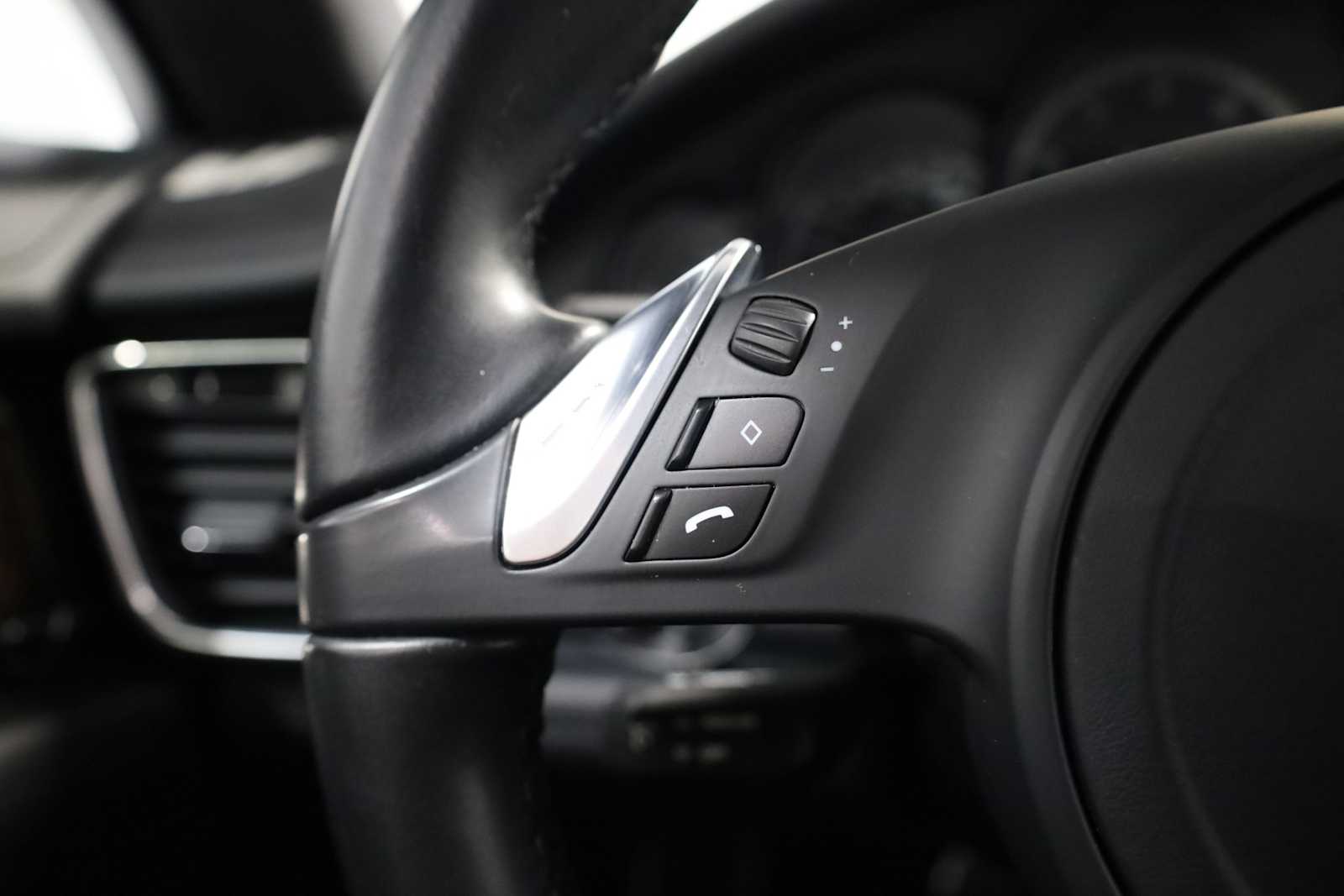 Thumbnail: 2014 Porsche Panamera - 27
