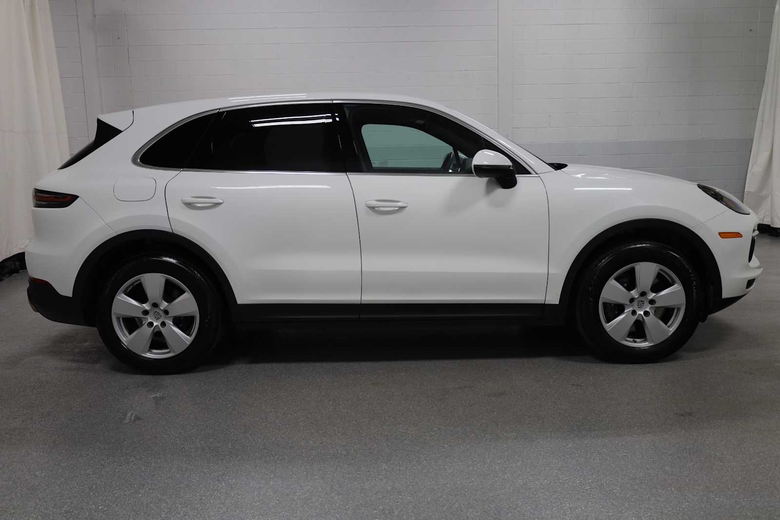 Thumbnail: 2022 Porsche Cayenne - 9
