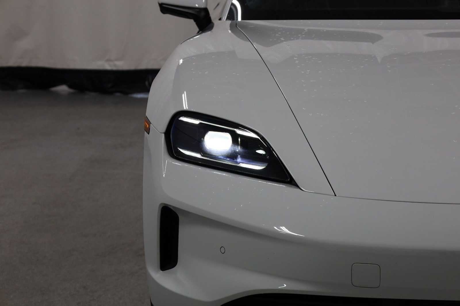 Thumbnail: 2025 Porsche Taycan - 16