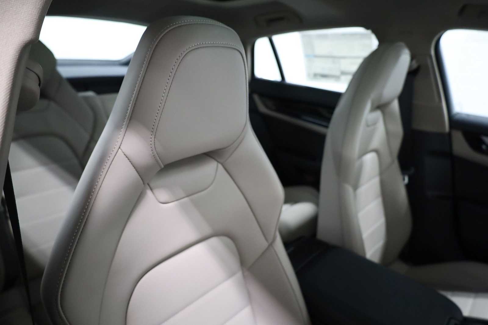 Thumbnail: 2026 Porsche Panamera - 22