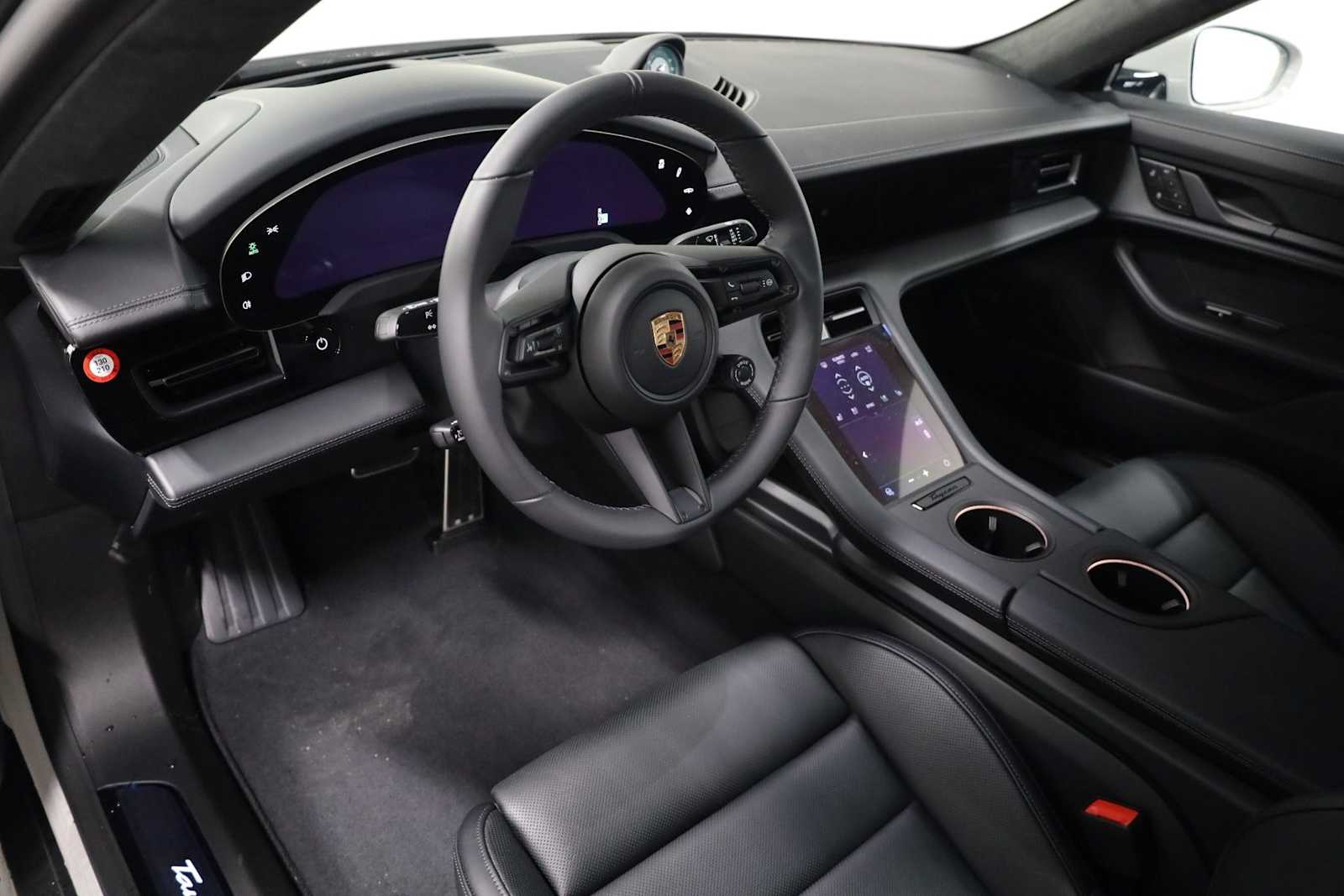 Thumbnail: 2026 Porsche Taycan - 4