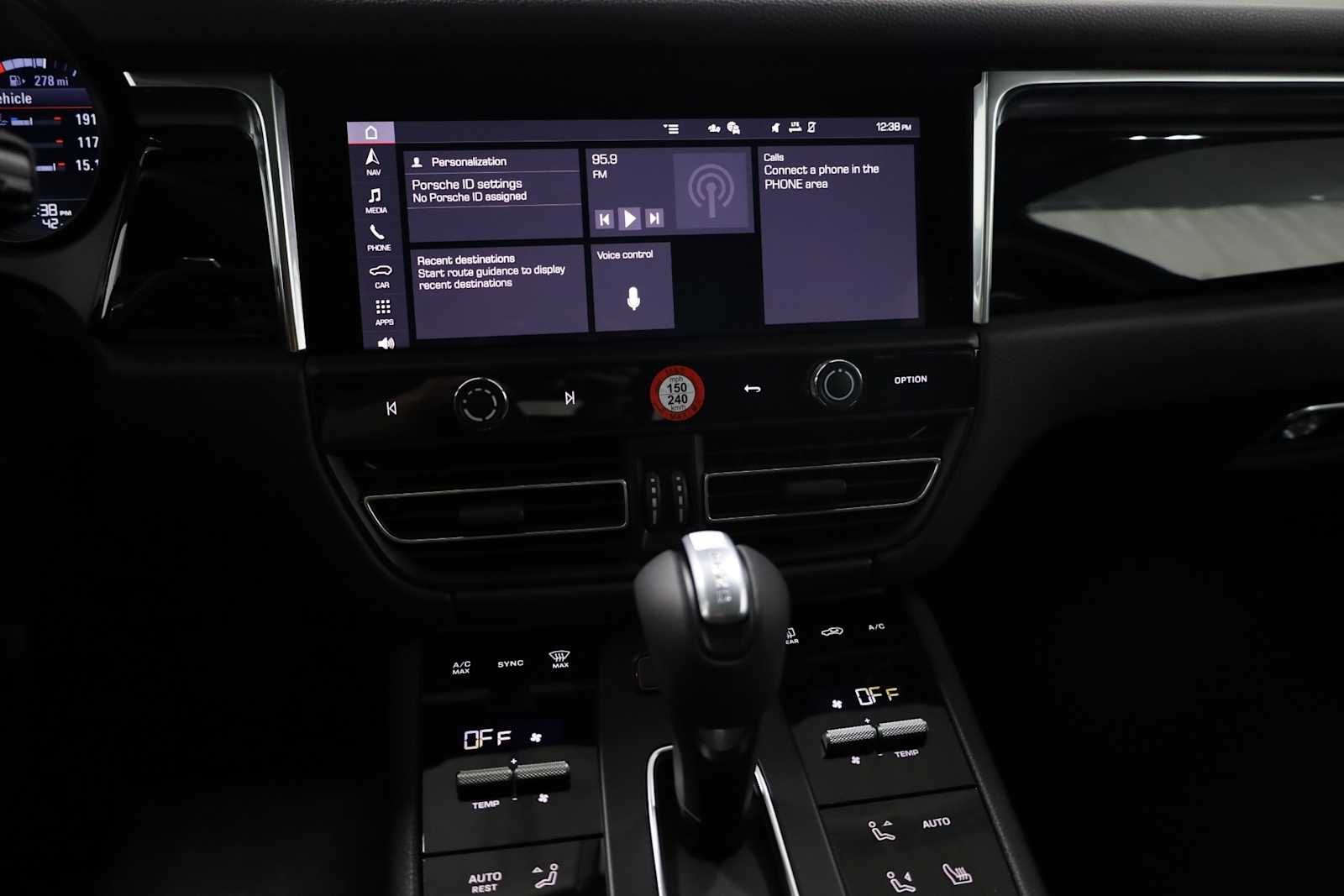 Thumbnail: 2025 Porsche Macan - 32