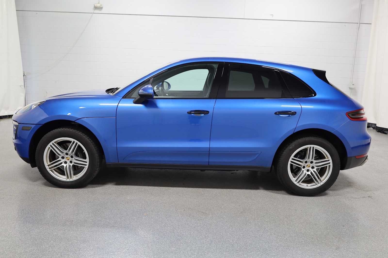 Thumbnail: 2018 Porsche Macan - 2
