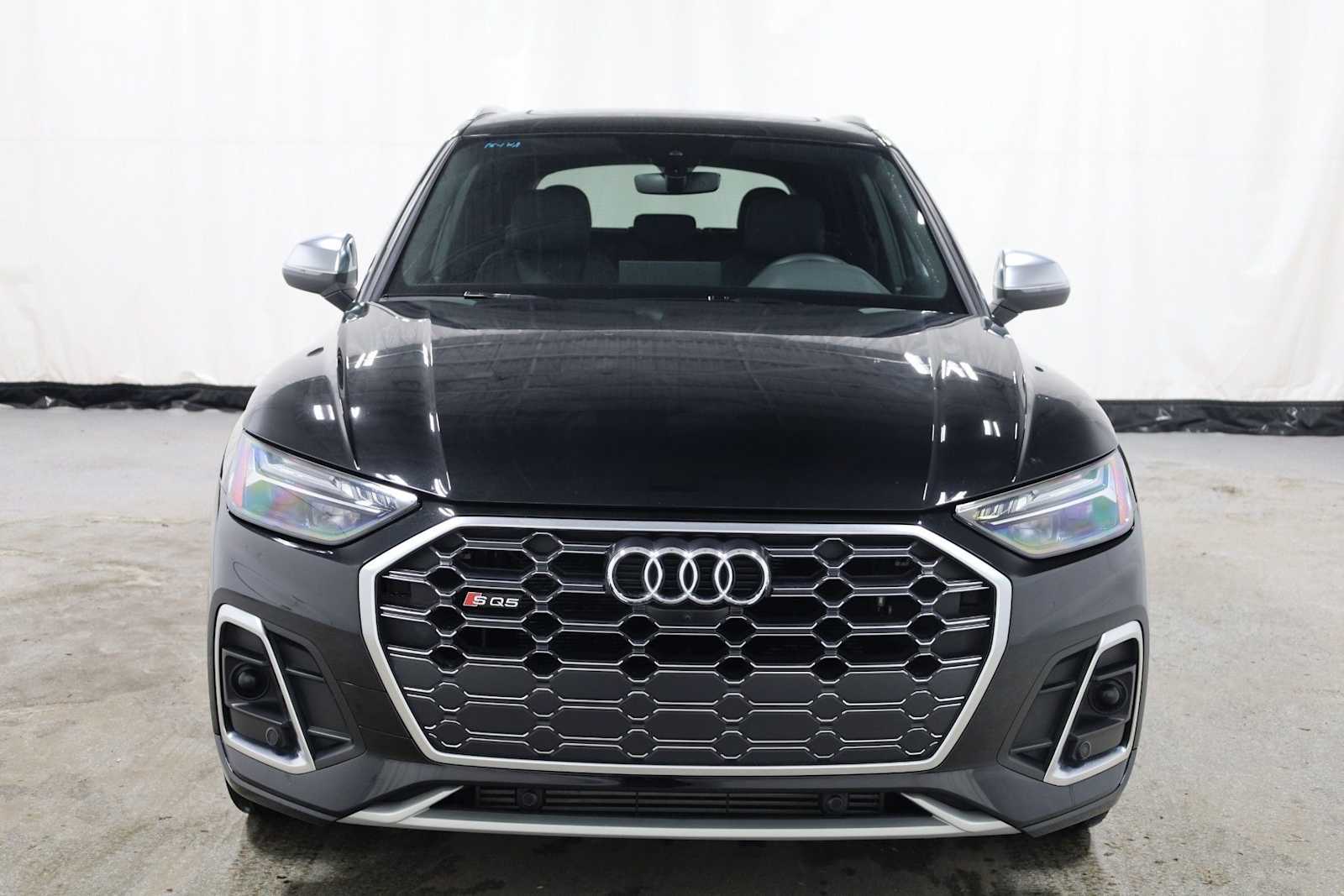 Thumbnail: 2024 Audi SQ5 - 14