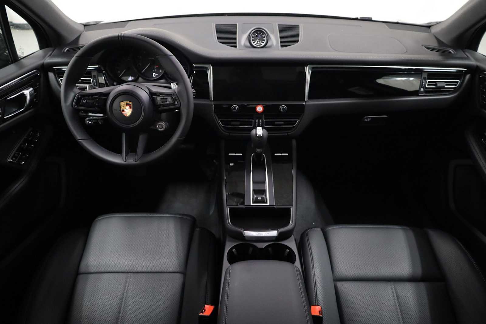 Thumbnail: 2026 Porsche Macan - 26