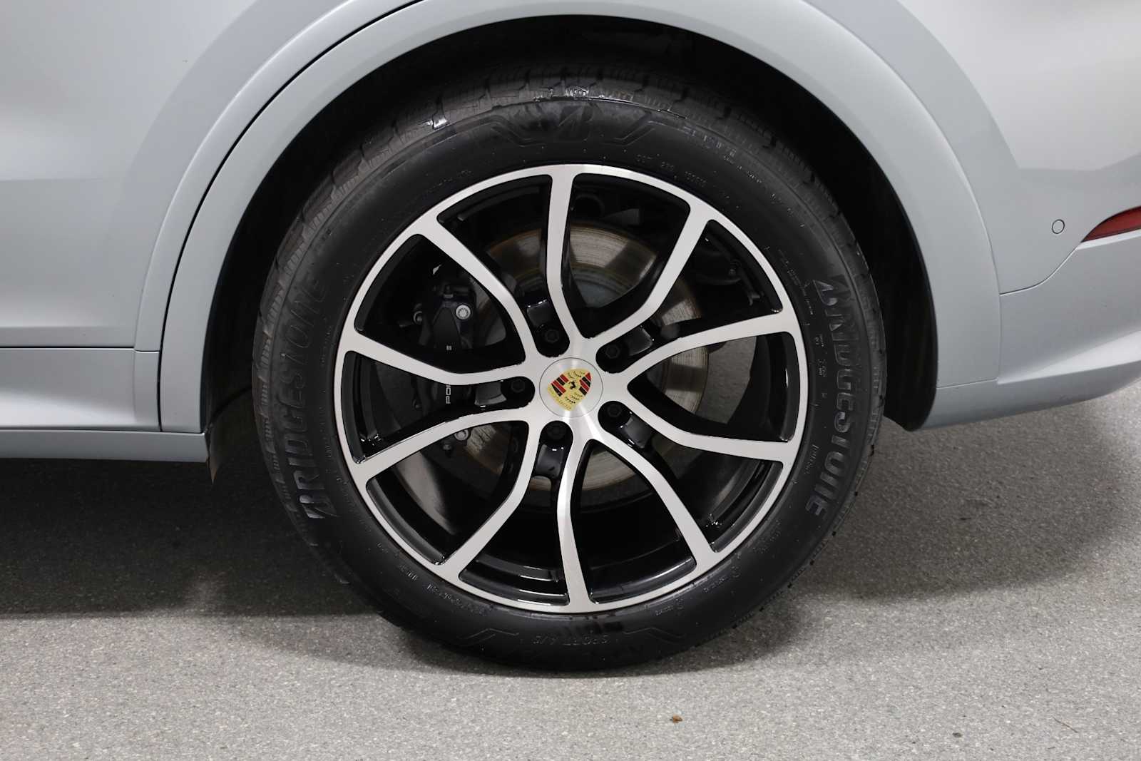 Thumbnail: 2024 Porsche Cayenne - 37