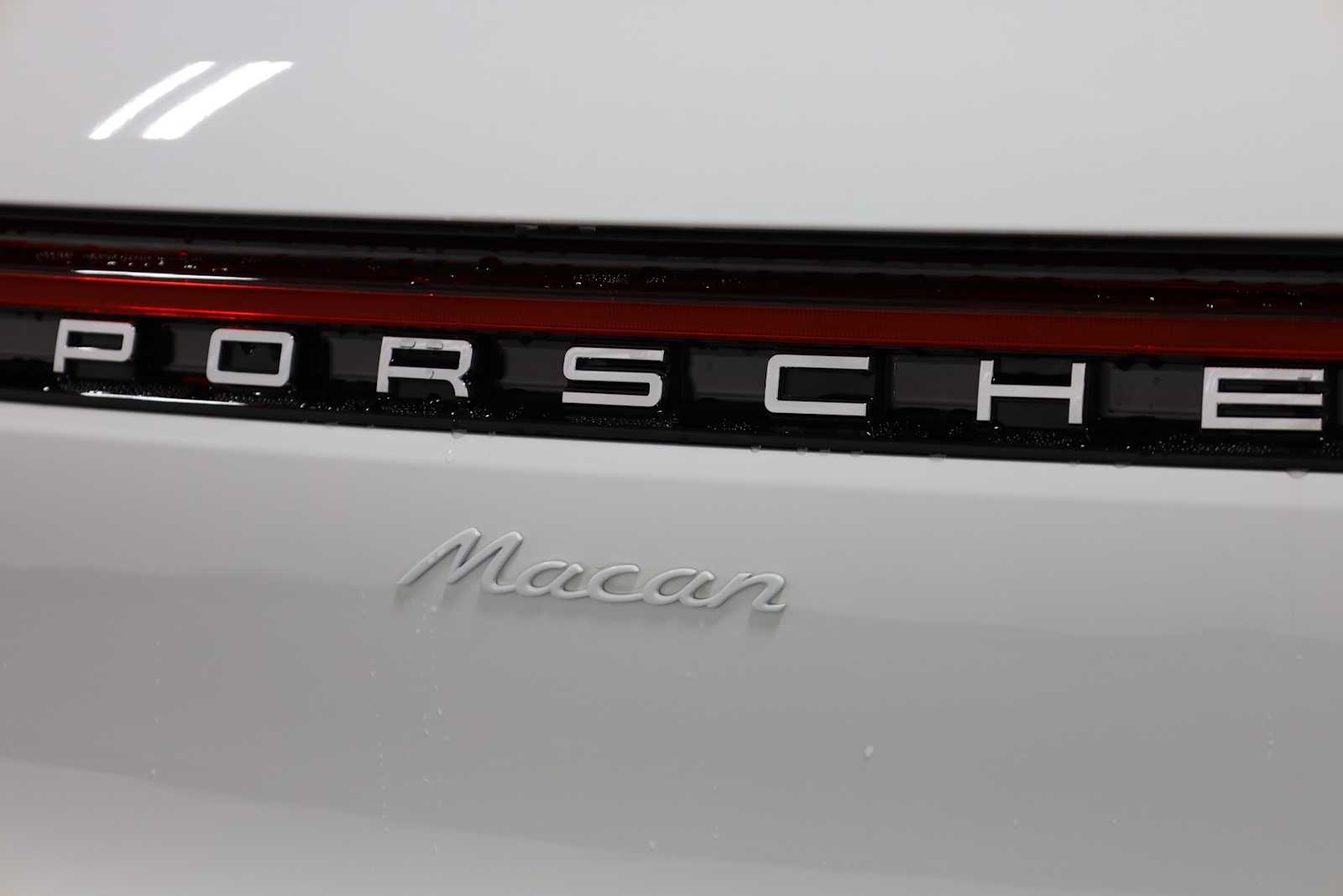 Thumbnail: 2025 Porsche Macan - 10