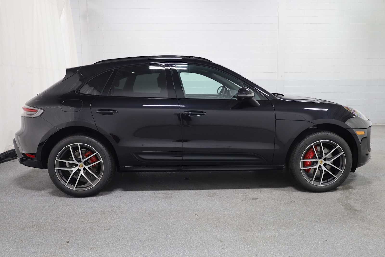 Thumbnail: 2025 Porsche Macan - 10