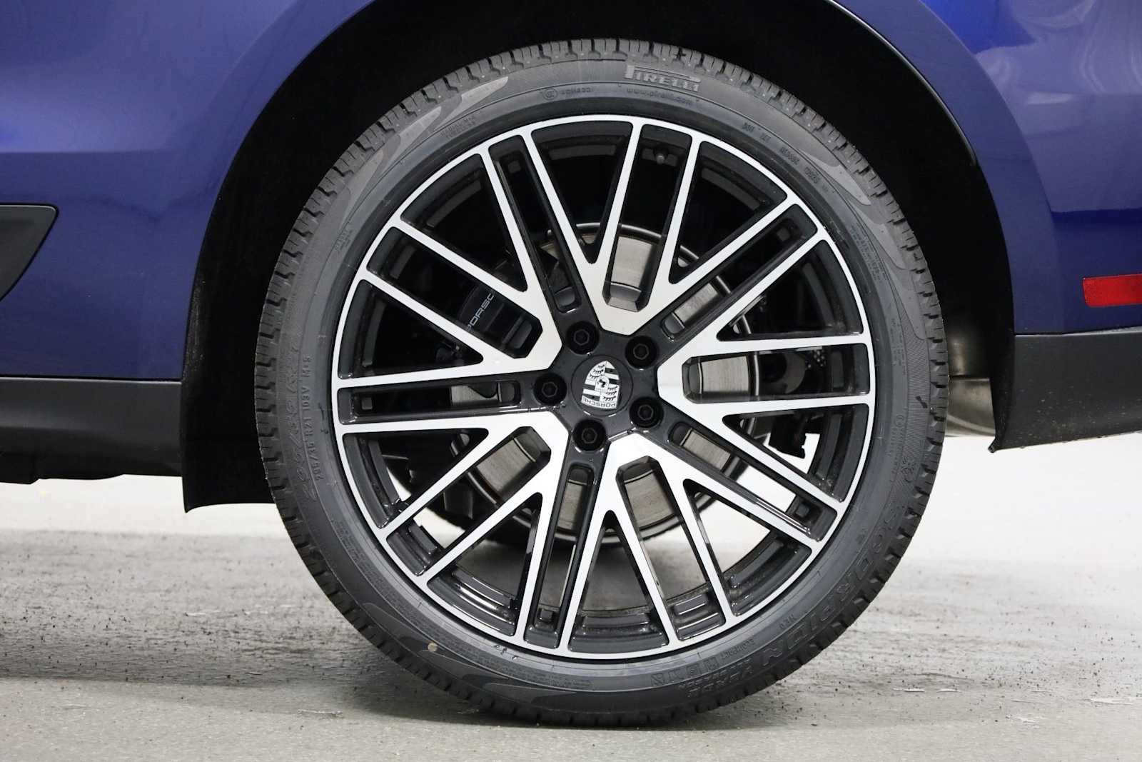 Thumbnail: 2026 Porsche Macan - 39