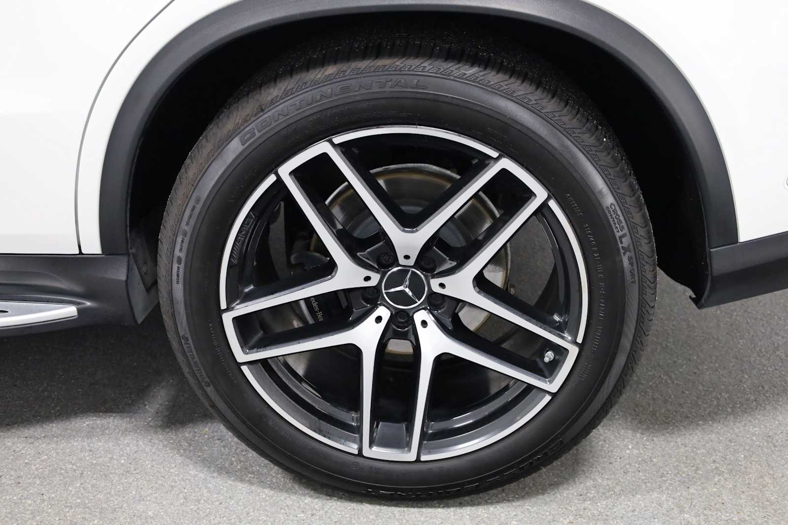 Thumbnail: 2017 Mercedes-Benz GLE - 35