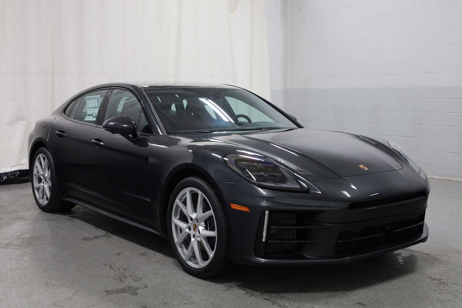 Thumbnail: 2025 Porsche Panamera - 13