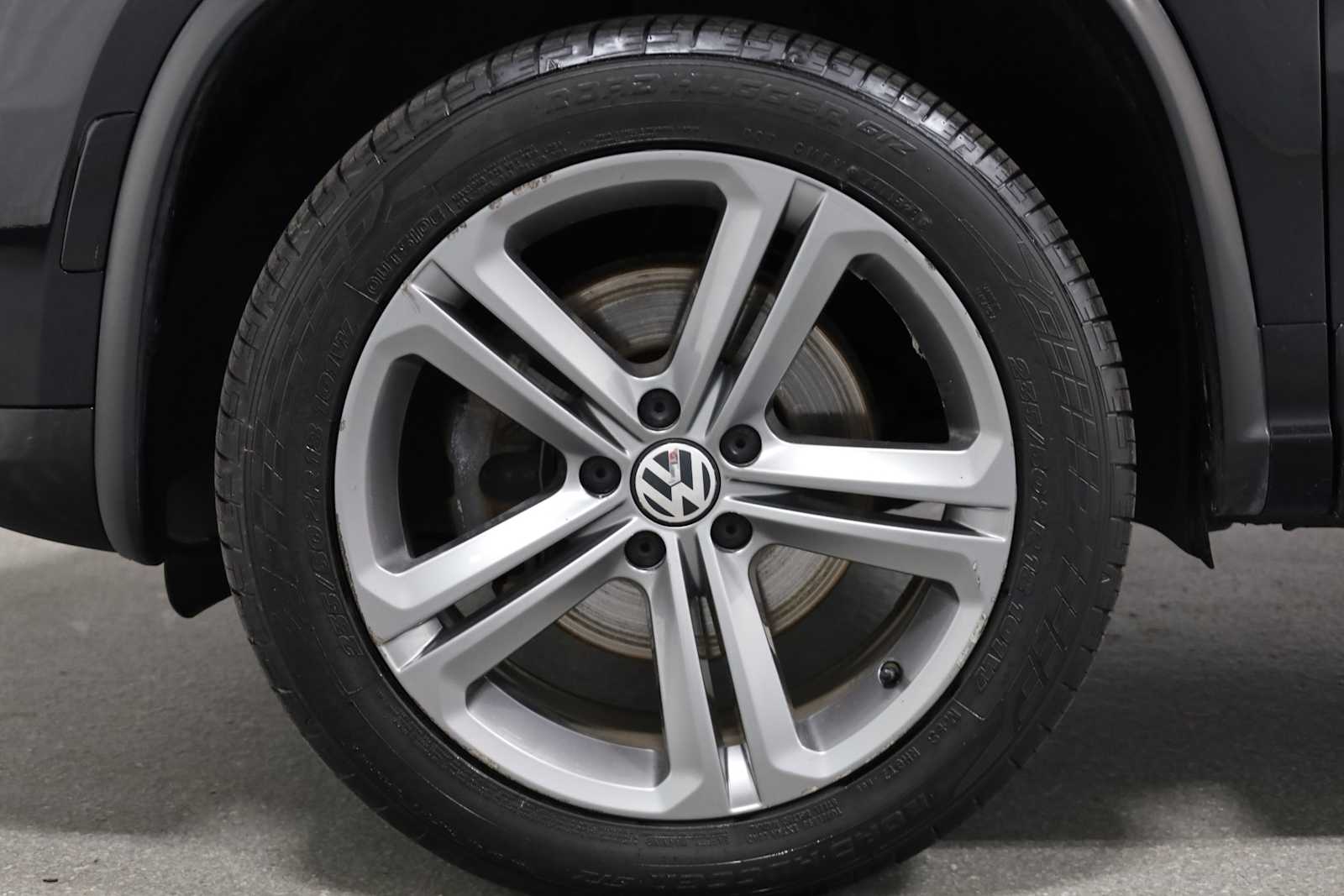 Thumbnail: 2017 Volkswagen Tiguan - 36