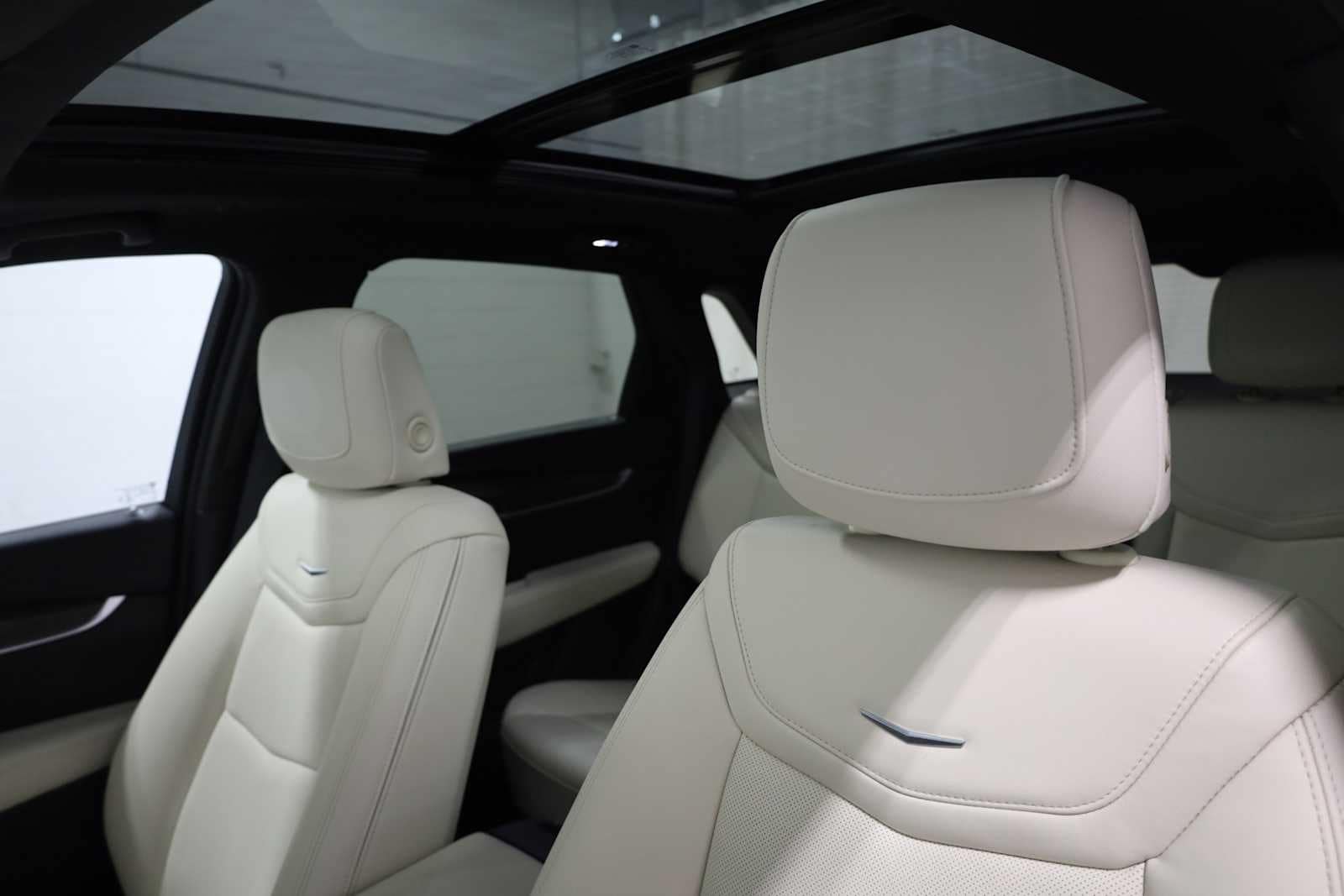 Thumbnail: 2023 Cadillac XT5 - 18