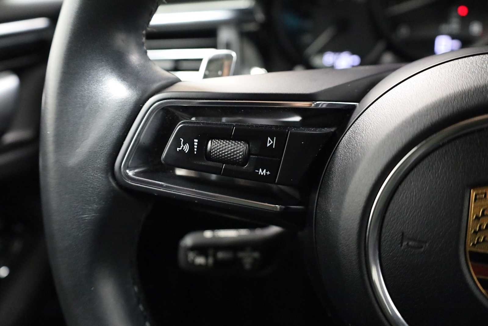 Thumbnail: 2023 Porsche Macan - 28