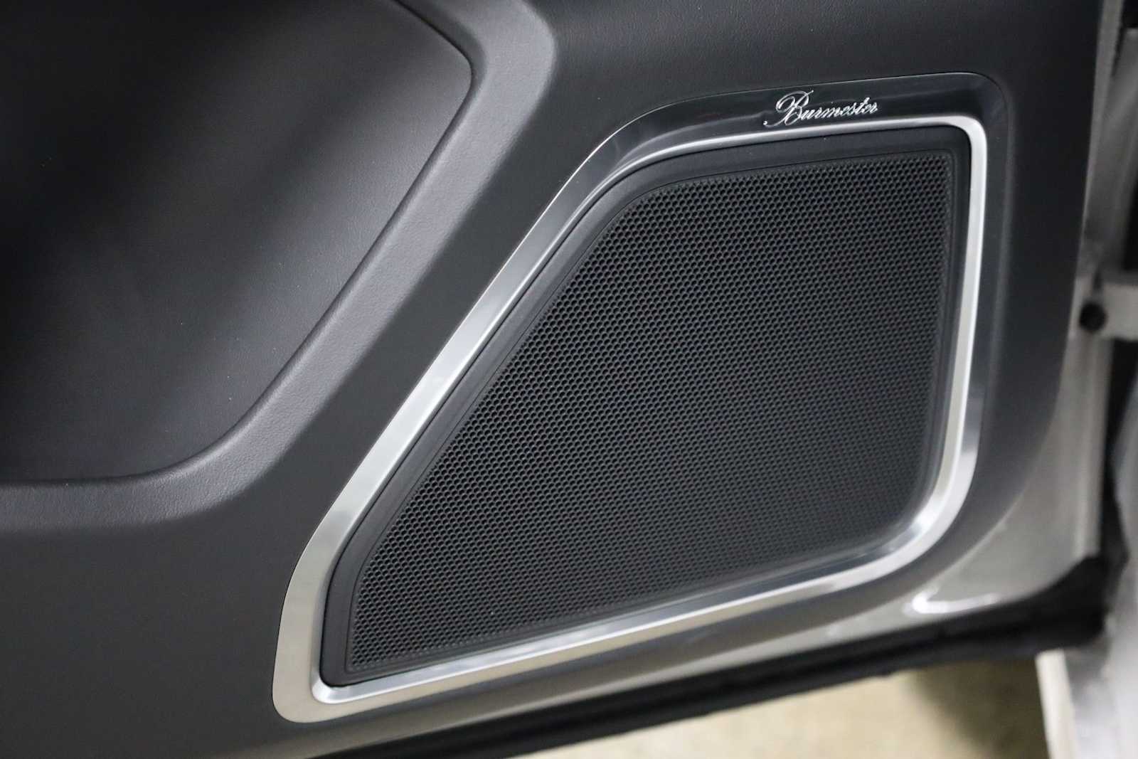 Thumbnail: 2026 Porsche Macan - 17