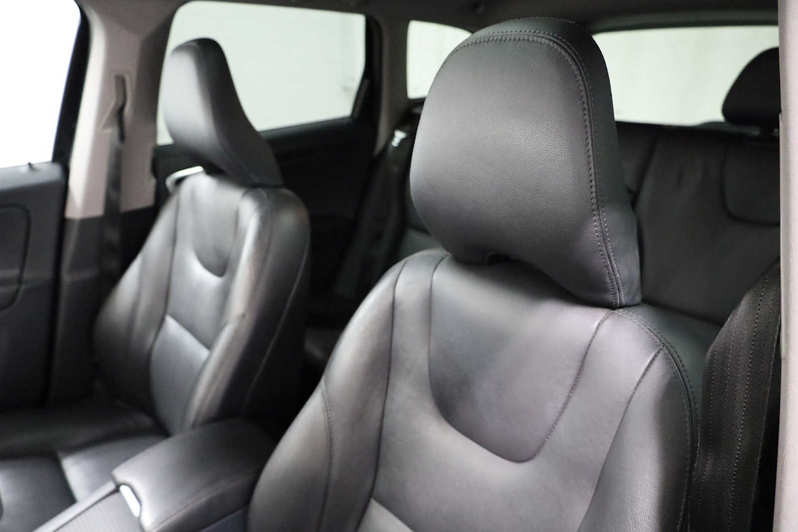 Thumbnail: 2016 Volvo XC60 - 18