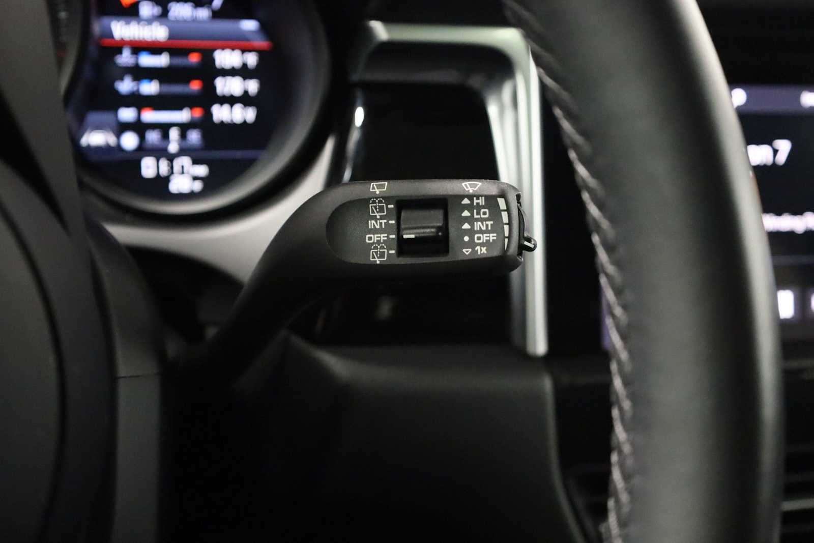 Thumbnail: 2023 Porsche Macan - 30